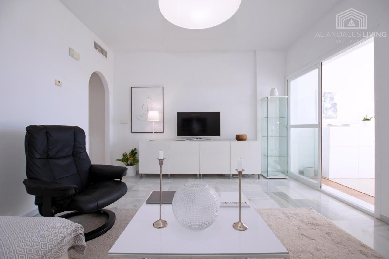 Scandinavian Style Apartment With Amazing Sea Views And South West Facing Sunny Terrace In Miraflores Walking Distance To The Beach! Malaga Exterior photo